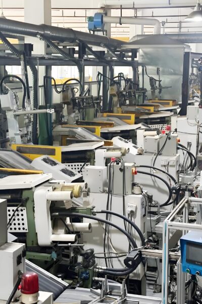 勾扣生产线4（近景）